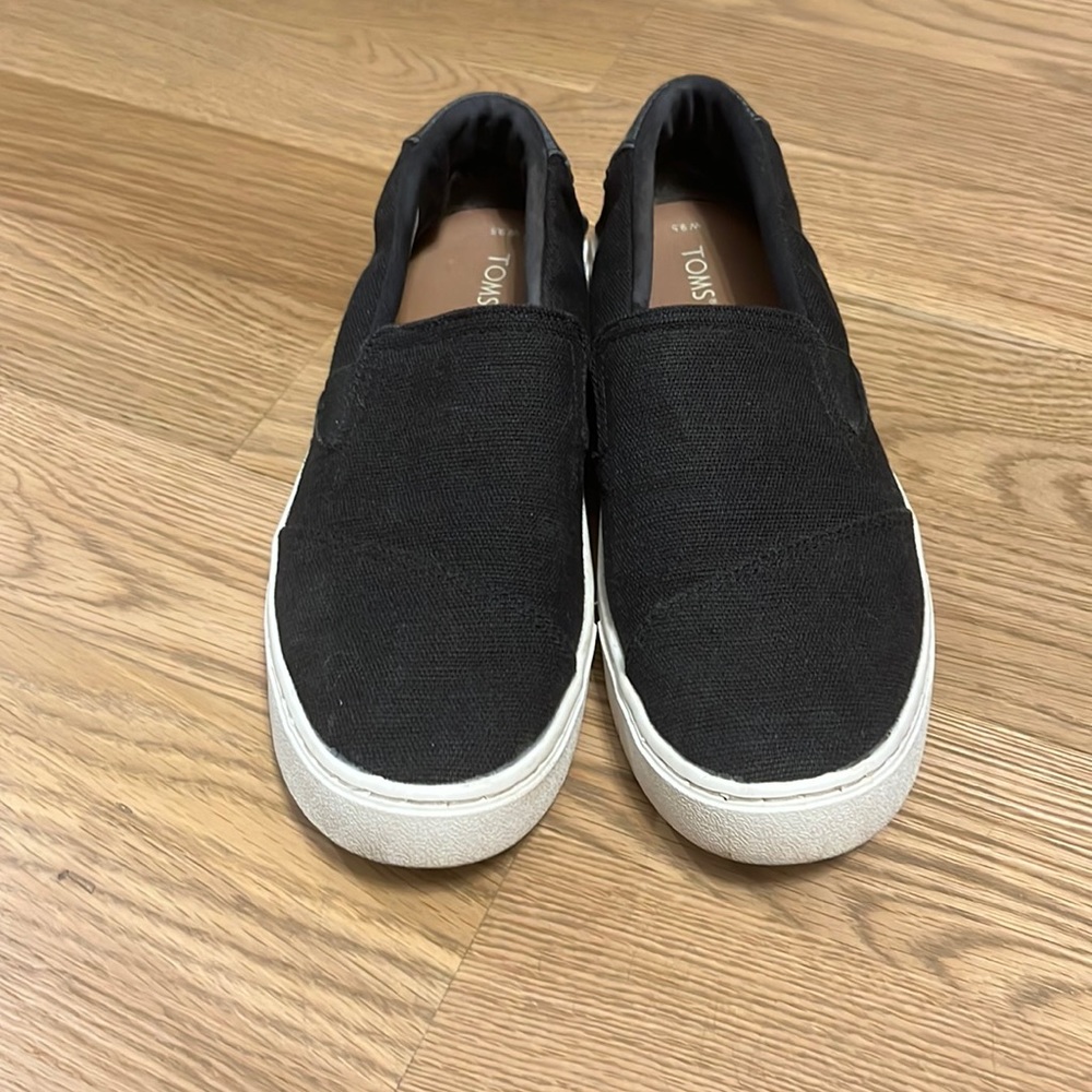 Toms black canvas slip on shoes